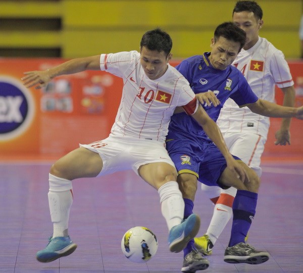 Futsal quốc tế: Brazil chạm tay vào cúp, Việt Nam lại thua