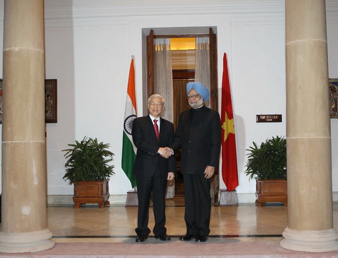 Thủ tướng Cộng hoà Ấn Độ Manmohan Singh và Tổng Bí thư Nguyễn Phú Trọng trước cuộc hội đàm. (Ảnh: TTXVN)