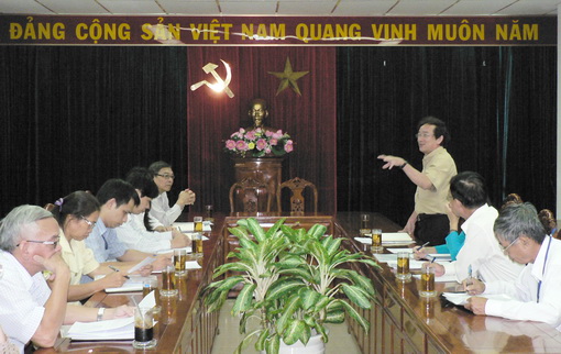 Phó Chủ tịch UBND tỉnh Nguyễn Thành Trí phát biểu chỉ đạo tại cuộc họp