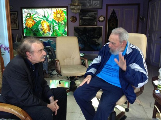 Lãnh tụ Fidel Castro và nhà báo Pháp Ignacio Ramonet. (Nguồn: Granma)