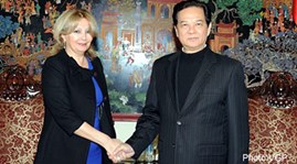 PM receives Armenia ambassador