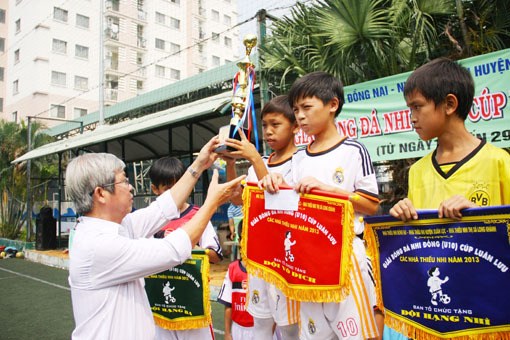 Long Khánh giành giải nhất Giải bóng đá nhi đồng cúp luân lưu các nhà thiếu nhi