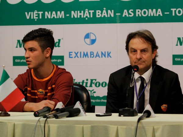 HLV Alberto De Rossi ngỡ ngàng vì U19 Việt Nam. (Ảnh: Vietnam+)