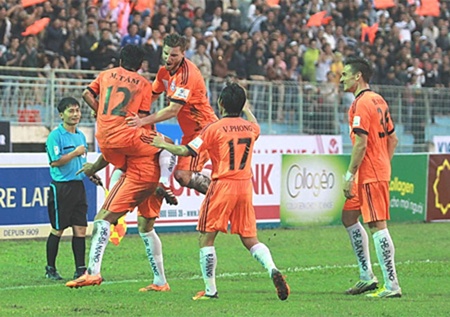 Winning ways: SHB Da Nang players celebrate their victory over Dong Tam Long An yesterday.