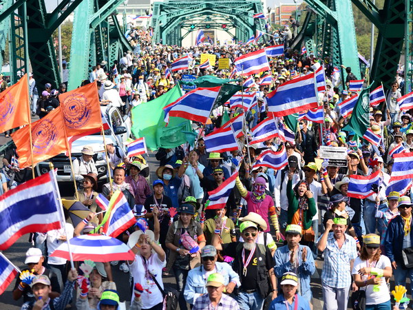 7 giao lộ trọng yếu tại Bangkok bị biểu tình phong tỏa