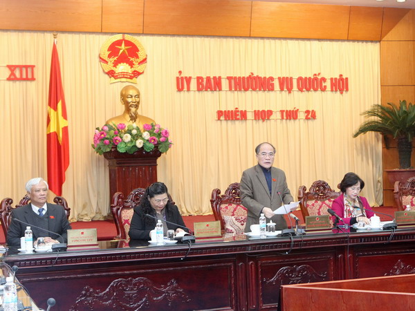 Chủ tịch Quốc hội Nguyễn Sinh Hùng phát biểu khai mạc Phiên họp thứ 24 của Ủy ban Thường vụ Quốc hội khóa 13. (Ảnh: TTXVN)