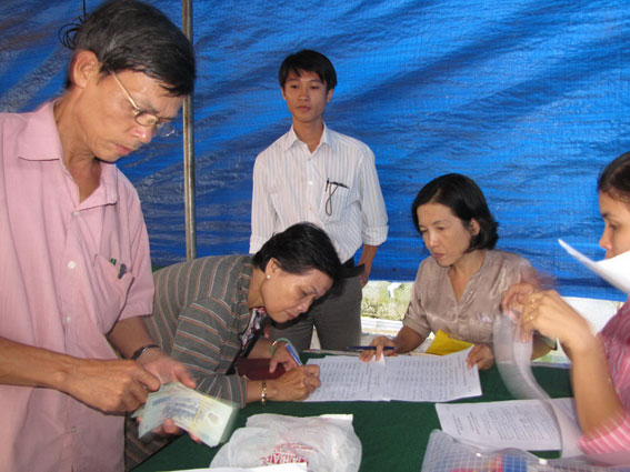 Hội Nông dân tỉnh hỗ trợ vốn cho nông dân huyện Thống Nhất.