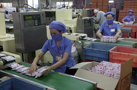 Instant noodles are packed at Colusa – Miliket Foodstuff Joint Stock Company. Viet Nams export turnover to Japan increased by 4.5 per cent in 2013 over the previous year.