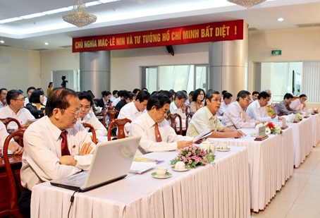 Lãnh đạo tỉnh tham gia Hội nghị triển khai thi hành Hiến pháp ngày 23-1-2014