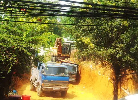 Đường vành đai Khu liên hợp thể dục - thể thao tỉnh bị xâm hại