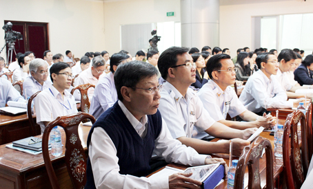 Các đại biểu tham dự hội nghị triển khai thi hành Hiến pháp tại Đồng Nai.