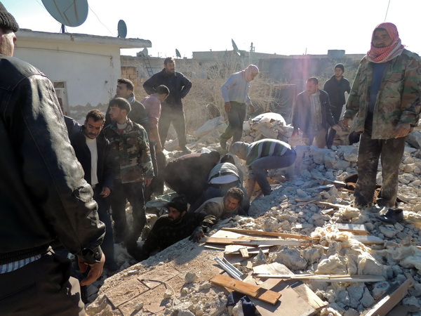 Hiện trường vụ tấn công ở Marea, ngoại ô Aleppo ngày 22/12/2013. (Nguồn: AFP/TTXVN)