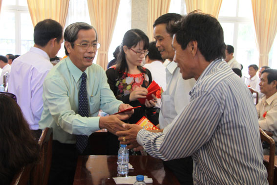 Tet get-together held for Chinese-Vietnamese