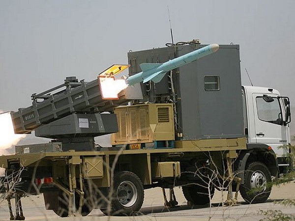 Quân đội Iran cảnh báo tàu chiến Mỹ nằm trong tầm bắn