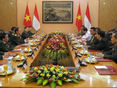 Vietnam, Indonesia enhance military links