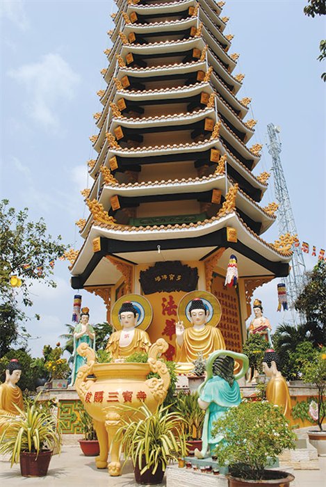 Sac Tu Tam Bao Pagoda in Ha Tien town 