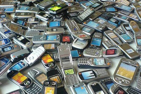 Imports of used mobile phones will be banned from February 20, according to Circular 04 issued by the Ministry of Industry and Trade.