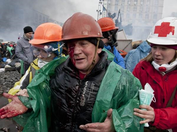 Ông Yanukovych tính nước ra đi, EU phong tỏa tài sản