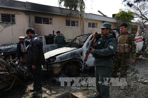   Hiện trường một vụ đánh bom tại Sarobi ngày 21/2. (Nguồn: AFP/TTXVN)