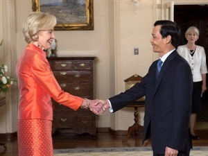 Australian Governor-General Quentin Bryce receives Ambassador to Australia Luong Thanh Nghi 