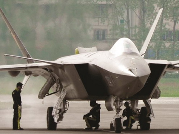 Máy bay tàng hình J-20 Mighty Dragon có thể sắp được trang bị cho không quân Trung Quốc. (Nguồn: Global Military Review)