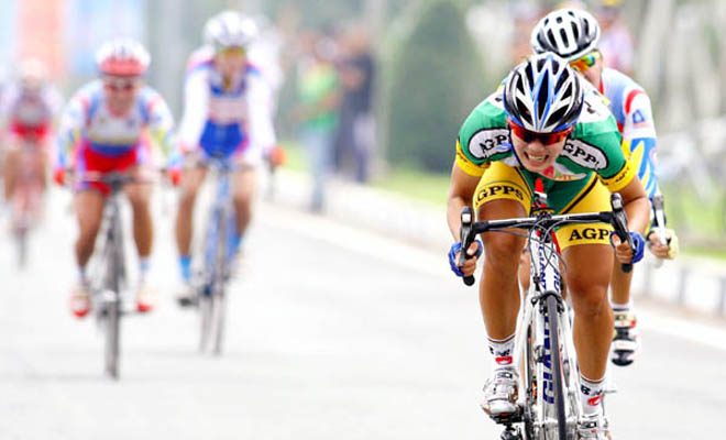 Giải xe đạp nữ quốc tế Bình Dương mở rộng 2014: Nguyễn Thị Thật giành lại Áo vàng