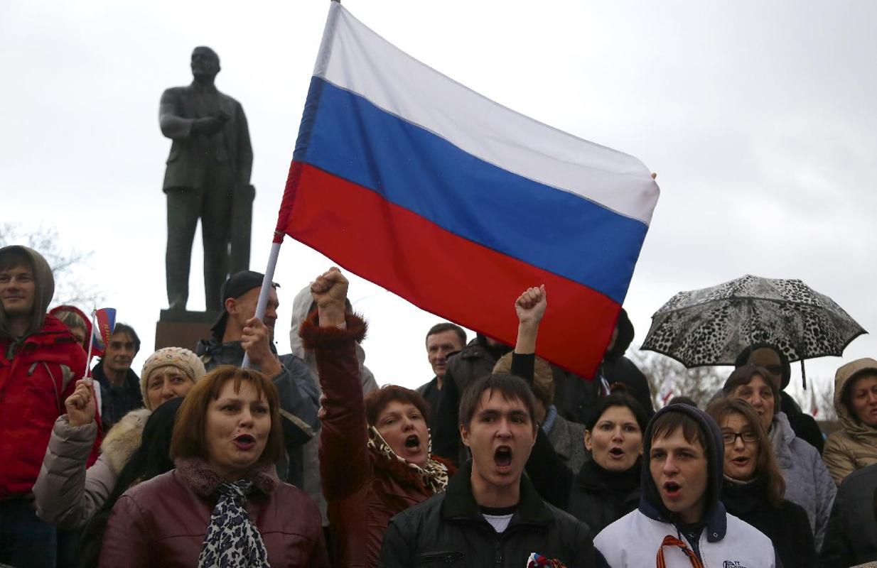 Biểu tình ủng hộ sáp nhập Nga ở Crimea (Nguồn: AFP)