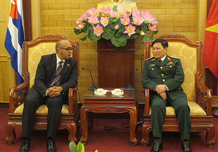 Generals receive Cuban Ambassador