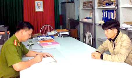 Một đối tượng truy nã đến Công an TP.Biên Hòa đầu thú.