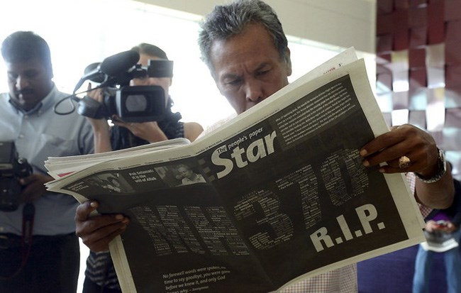 Trang bìa của tờ The Star xuất bản ở Kuala Lumpur với thông điệp "Yên nghỉ nhé MH370"