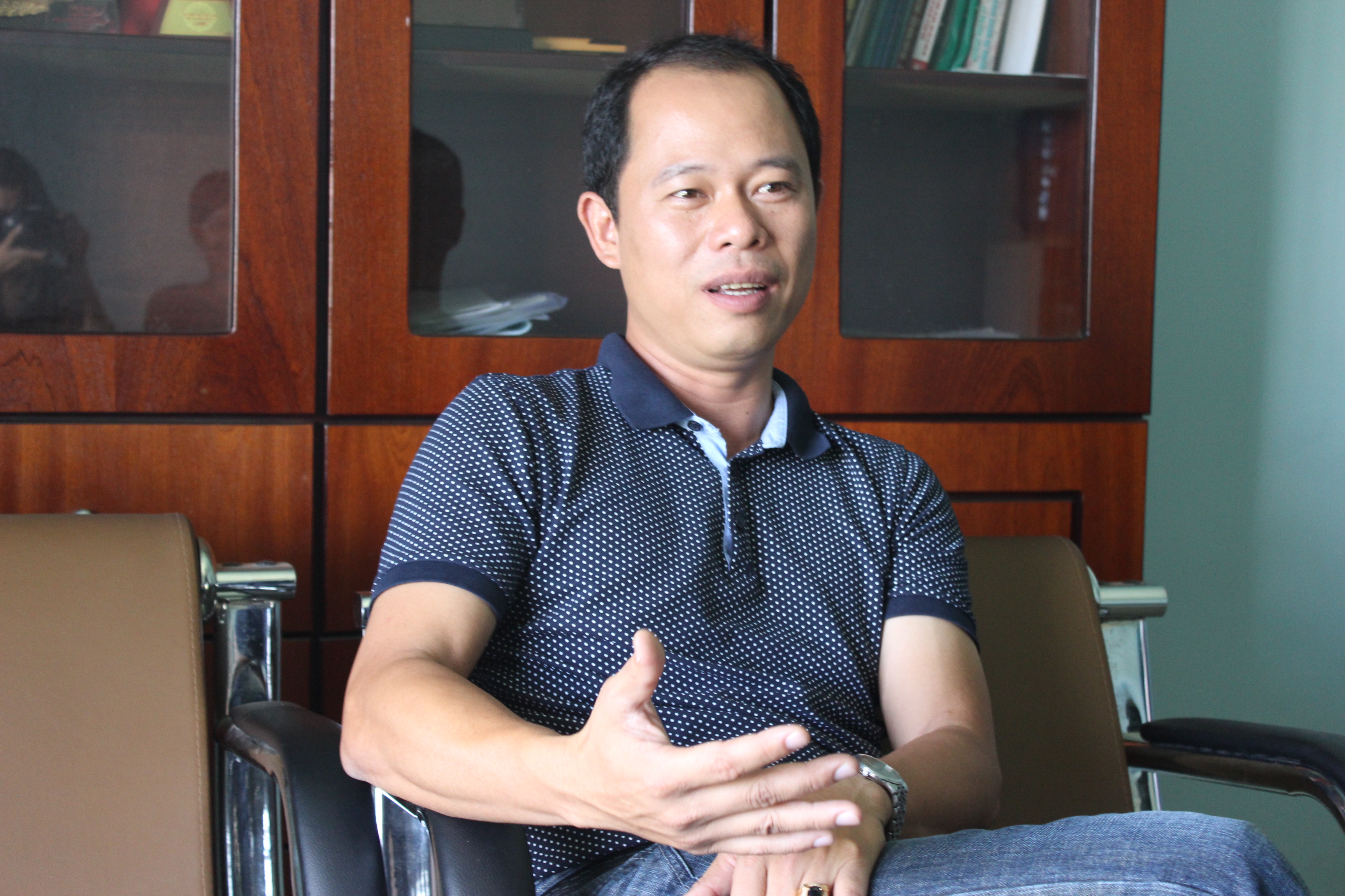 Không thể mang "cái cuốc, cái cày" ra để cạnh tranh
