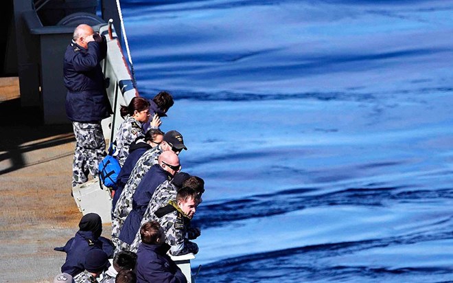 Tàu HMAS Success của Australia trong khu vực tìm kiếm máy bay Malaysia mất tích (Nguồn: AFP)