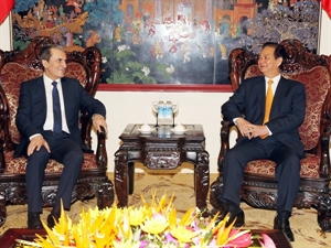 Prime Minister Nguyen Tan Dung and his Bulgarian counterpart Plamen Vasilev Oresharski