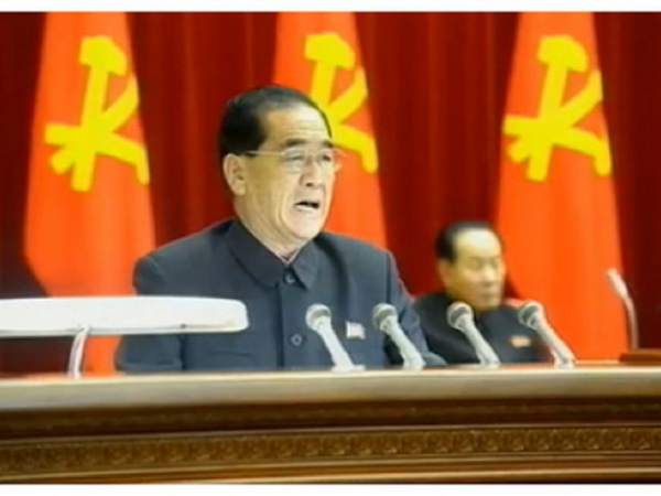 Ông Pak Pong Ju được bầu lại làm Thủ tướng Triều Tiên. (Nguôn: KCTV)