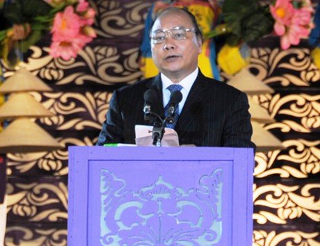 Phó Thủ tướng Nguyễn Xuân Phúc phát biểu khai mạc Festival Huế 2014. Ảnh: VGP