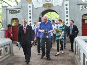 Top US senator concludes Vietnam visit