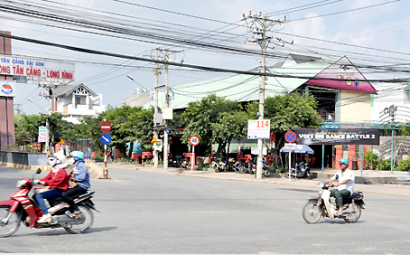 Quán cà phê Voi nằm ở ngã tư đường vào Tổng công ty Tân Cảng Sài Gòn. Ảnh: V.Nguyên