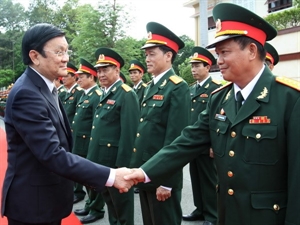 President Truong Tan Sang visits the Military Zone 7 High Command in Ho Chi Minh City (Photo: VNA) 