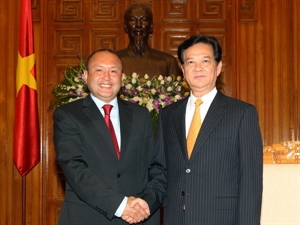 Prime Minister Nguyen Tan Dung receives Kazakh Ambassador Beketzhan Zhumakhanov