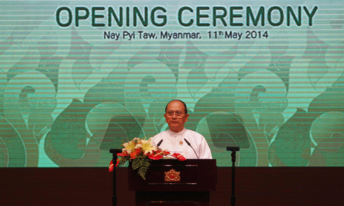 Tổng thống Myanmar Thein Sein phát biểu trong lễ khai mạc Hội nghị cấp cao ASEAN. Ảnh: Reuters.