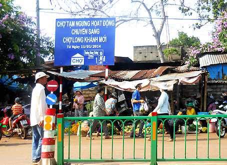 Chợ tạm Long Khánh gây mất trật tự an toàn giao thông
