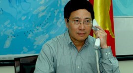 Chinese, Vietnamese FMs hold phone talks on East Sea