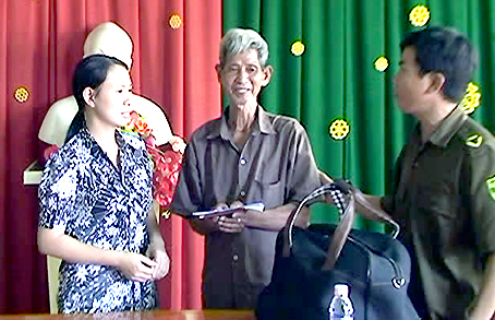 Chinese man helped to find his relative in Dong Nai