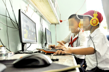 Game online "so kè" cùng trường học