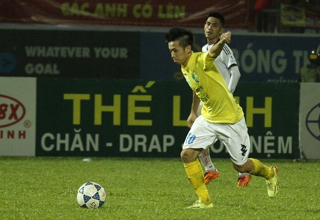 Match winner: Nguyen Van Quyet of Ha Noi T&T scored a hat-trick to help his team beat Dong Nai 3-2 in the V-League yesterday. 