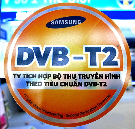 Từ 1-5-2014 trở đi, logo số hóa truyền hình DVB-T2 phải được dán tại mặt trước của tivi.