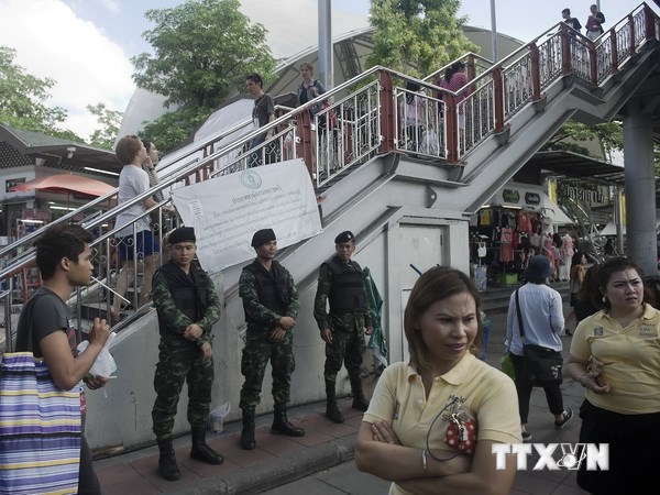 Binh sỹ Thái Lan gác tại Đài kỷ niệm Chiến thắng ở Bangkok ngày 8/6. (Nguồn: AFP/TTXVN)