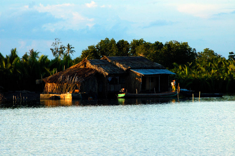 Spending the night at Thi Tuong Lagoon