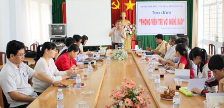 Tổng biên tập Báo Đồng Nai phát biểu tại buổi tọa đàm. Ảnh: N.Thư