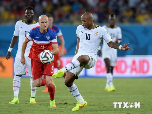 Pha đột phá của tiền vệ Mỹ Michael Bradley. (Nguồn: AFP/TTXVN)